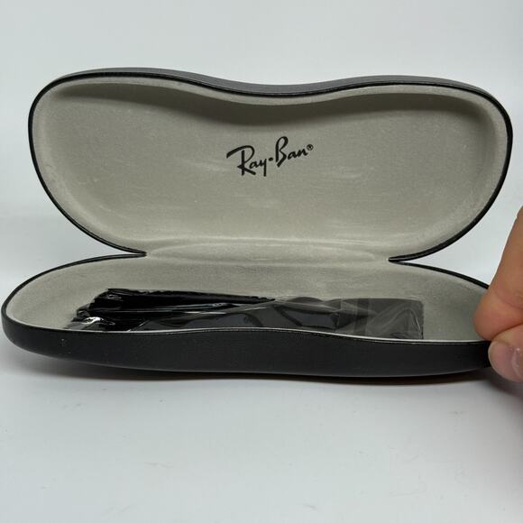 Ray Ban Universal Black Medium Hard Case for Sunglasses - Picture 2 of 2